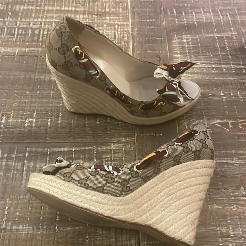 Gucci logo espadrille wedges…size 40